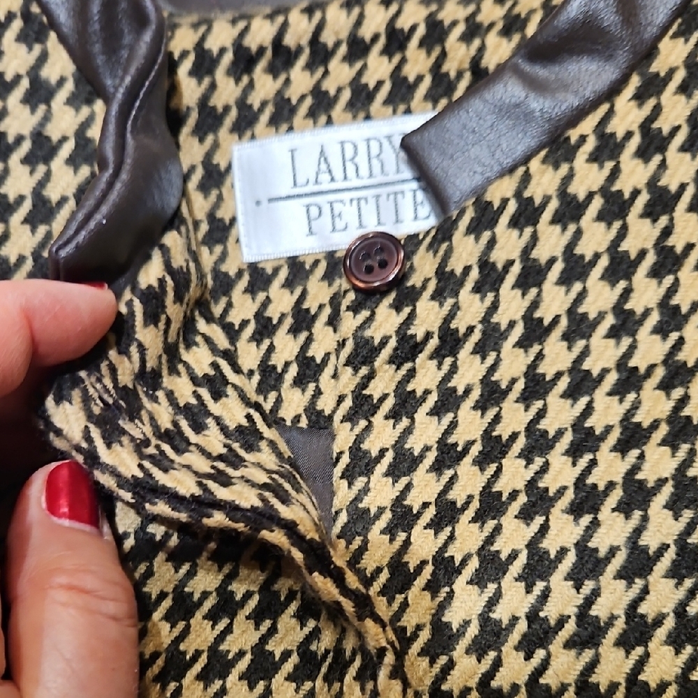 Houndstooth Patterned Jacket with Black Trim - image 7